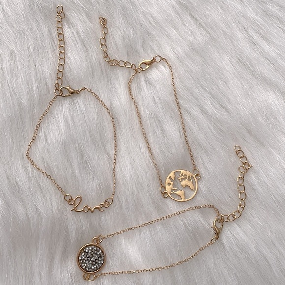 Jewelry - 3 Bracelets gold tone